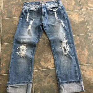 Ripped Capri jeans