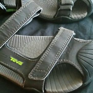 Boys Teva Toachi Sandals - size 3