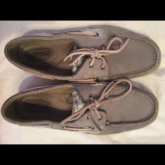 Grey sequence sperries - Picture 1 of 4