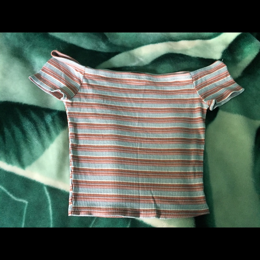 STRIPED OFF THE SHOULDER CROP TOP