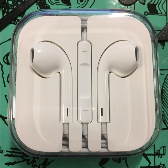 NEW Apple EarPods