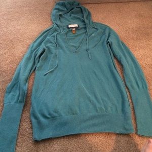 American eagle v neck sweater