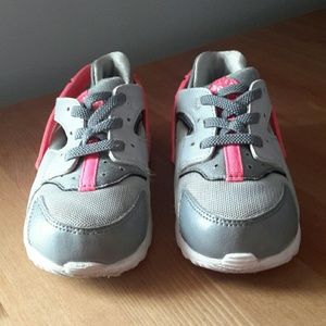 Nike Huarache Girls Sneakers