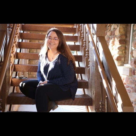 Meet your Posher, Amanda - Picture 1 of 1