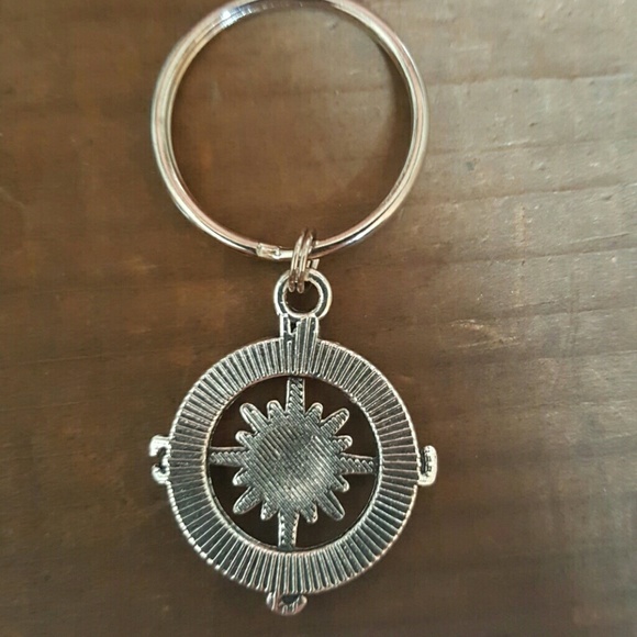 Compass Keychain Gypsy Traveler - Picture 3 of 4