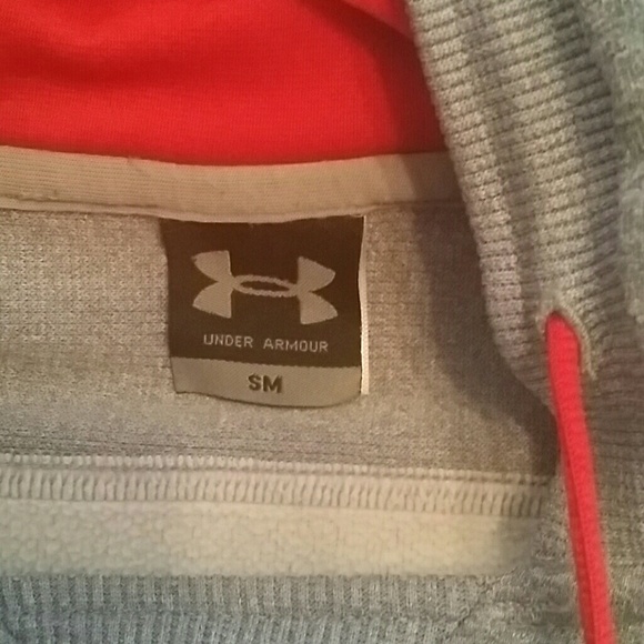 Pull over hoodie