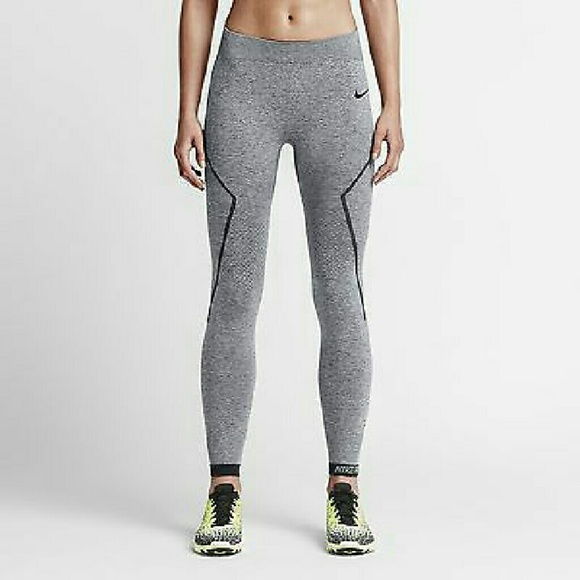 NIKE PRO DRI FIT HYPERWARM LEGGINGS! NWT
