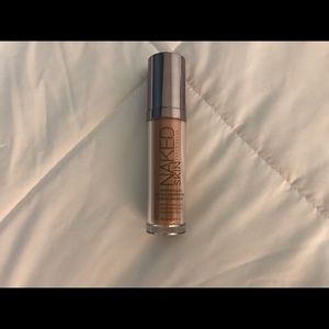 UD Naked Skin liquid makeup