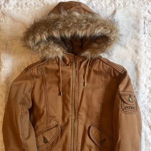 Brown Puffer/Bomber Jacket 😍