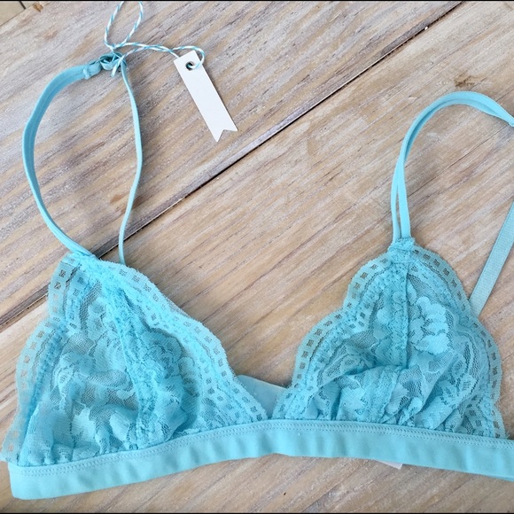 Lace triangle bralette - Picture 3 of 3