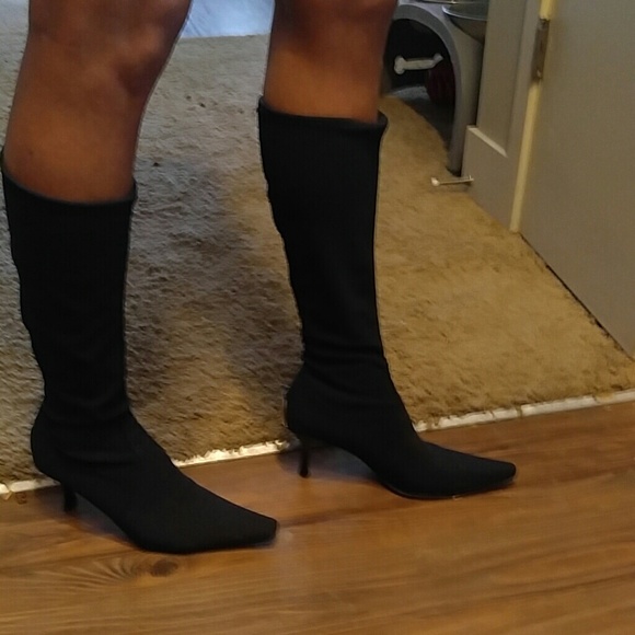 Donald Pliner boots size 9