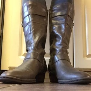 New Direction zip up boots