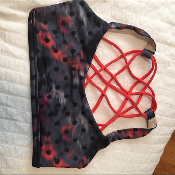Lululemon free to be wild sport bra