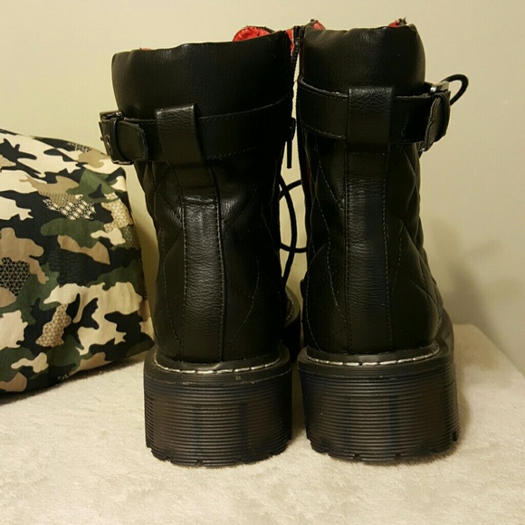 *****SOLD Cape Ribbon lace up black boots SOLD**** - Picture 2 of 4