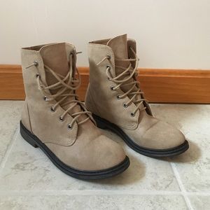 Beige boots
