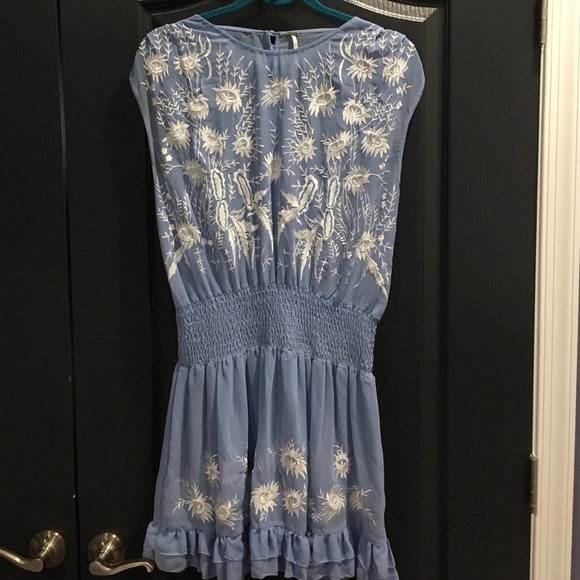 FREE PEOPLE LIGHT BLUE DRESS WITH EMBROIDERY