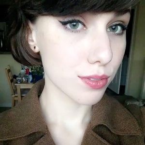 Meet your Posher, Juliana