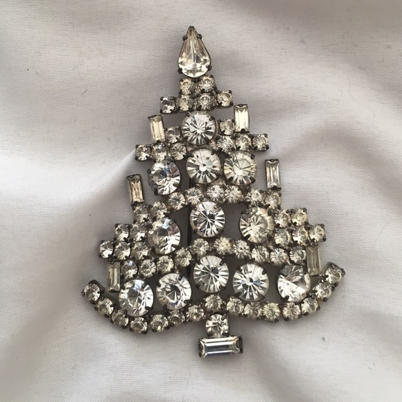 Christmas tree pin