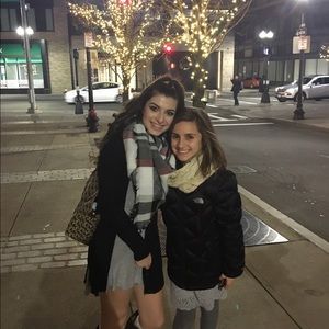 Meet your Posher, Leah