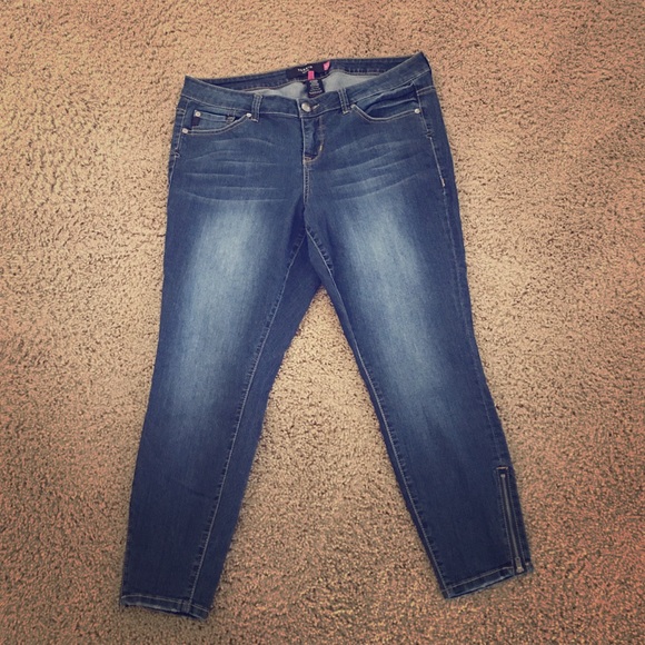 torrid Denim - 👖Torrid Skinny Ankle Jean Capris👖