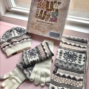 🎉HOST PICK🎉 MukLuks reversible winter set