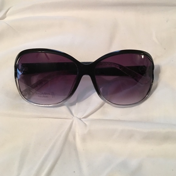 Vera Wang Sunglasses *Price Firm*