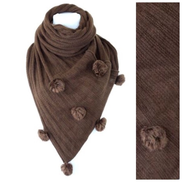 🍂 Triangle Pompom Scarf - Picture 2 of 3