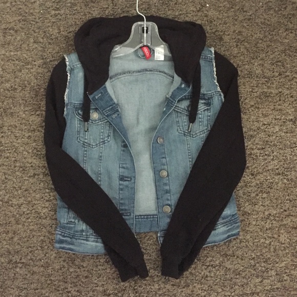 H&M BLACK AND BLUE DENIM JACKET