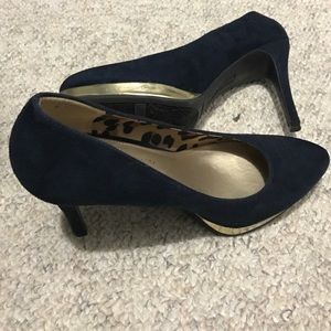 Navy close toed heels