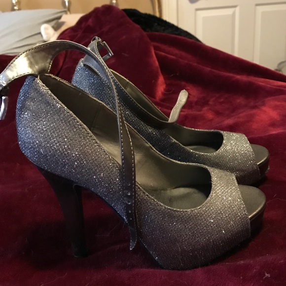 Shoes - Picture 2 of 3