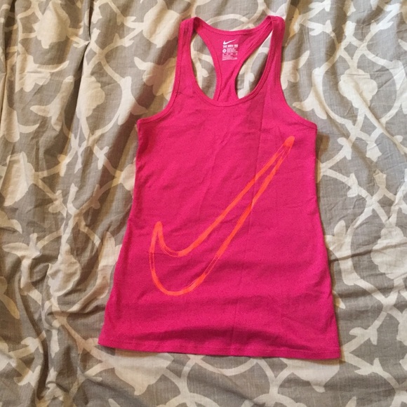 Nike tee brand new size xsmall