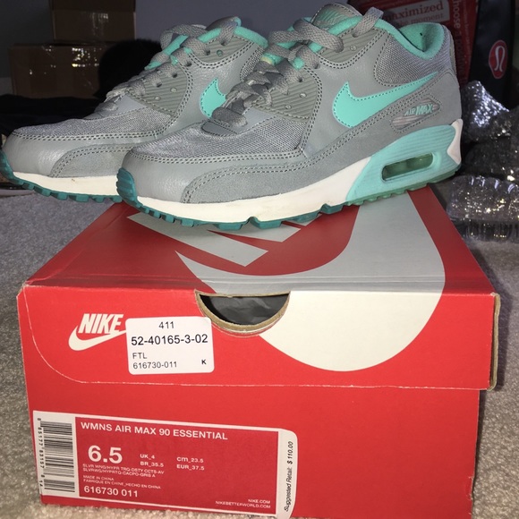 Nike Air Max 90 Essential Women's size 6.5 GreyBlu