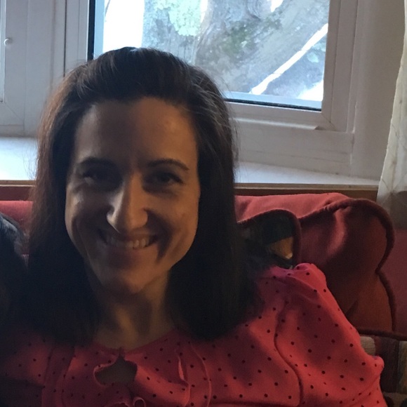 Meet your Posher, Tonia - Picture 1 of 1