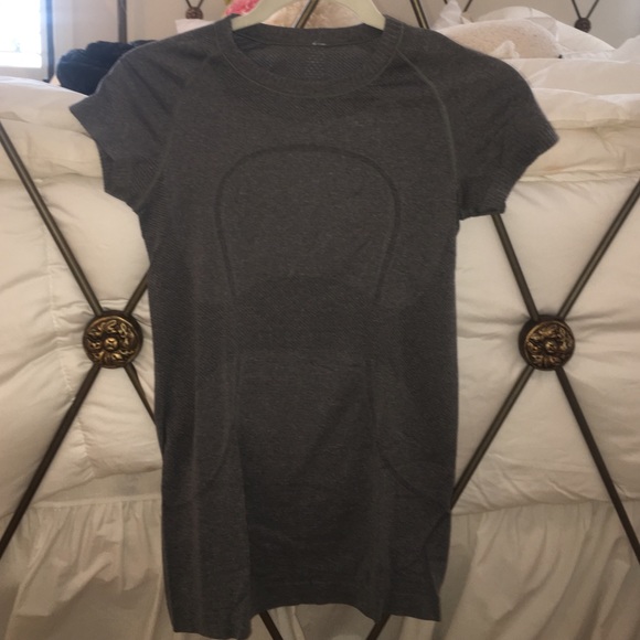 Gray lululemon workout top