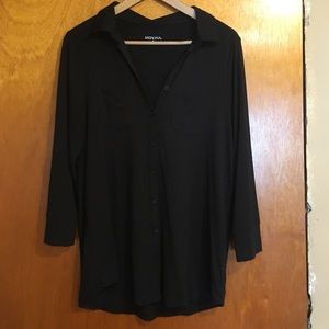 Merona  stretchy button down collared shirt M