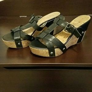 Guess wedges