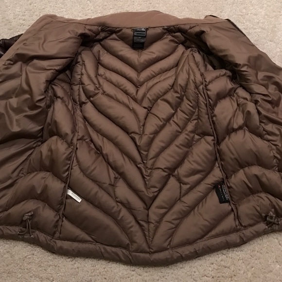 Sold! Ladies Northface puffy coat, size Small - Picture 2 of 3