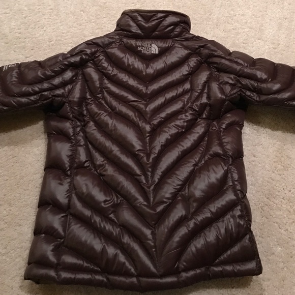 Sold! Ladies Northface puffy coat, size Small - Picture 3 of 3