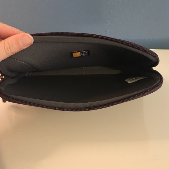 Case Logic Tablet Case - Picture 2 of 3