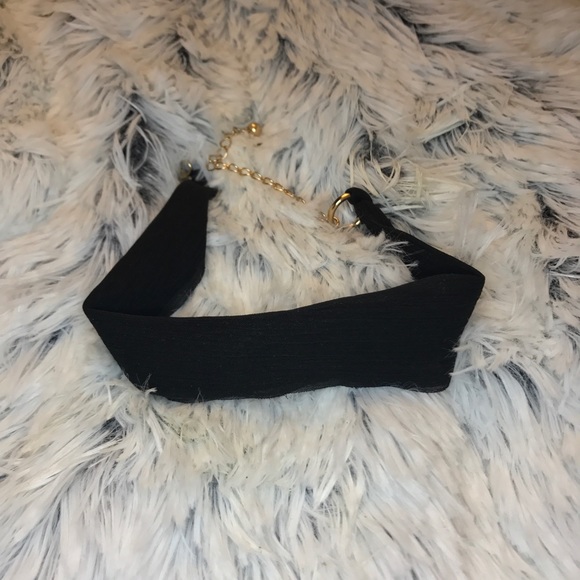Thick black choker