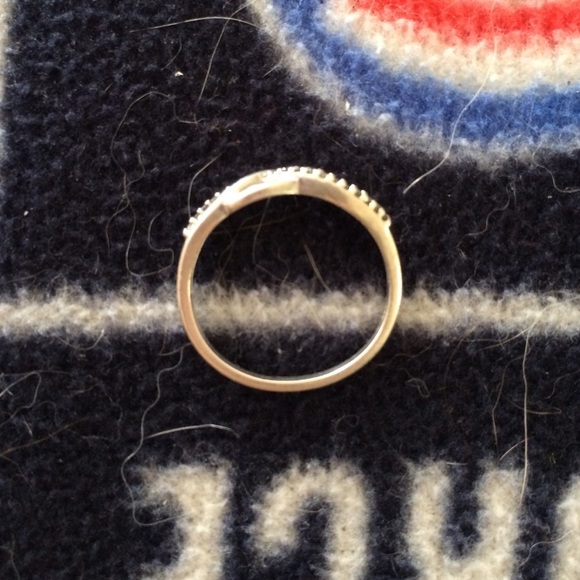 Size 7 ring from Riddles. - Picture 3 of 3