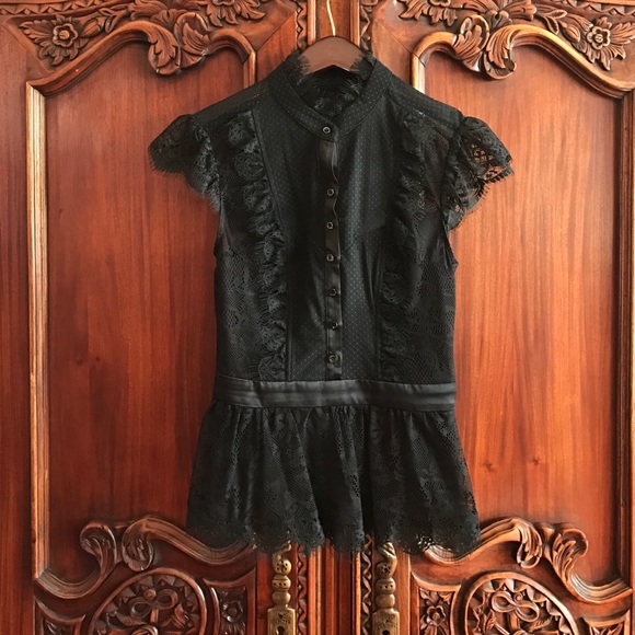 Lace Bebe black top XXS
