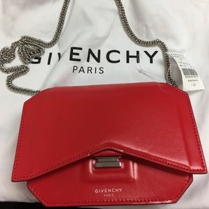 *Sold*Givenchy bow cut chain wallet BNWT