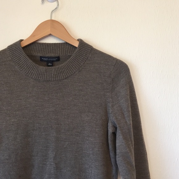 Banana Republic Sweaters - Banana Republic extra fine merino sweater