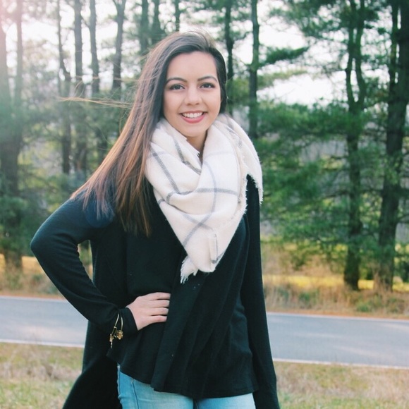 Meet your Posher, Lily