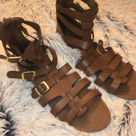 Mini gladiator sandals - Picture 3 of 3
