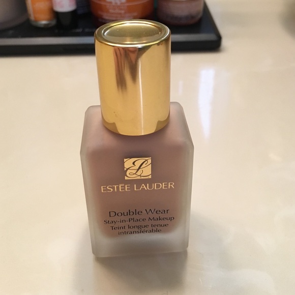 Estée Lauder Double Wear Foundation