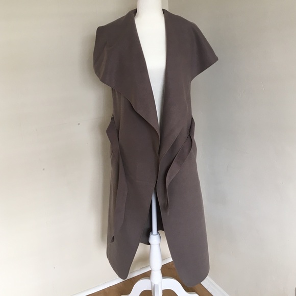 Waterfall sleeveless coat