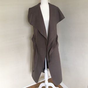 Waterfall sleeveless coat