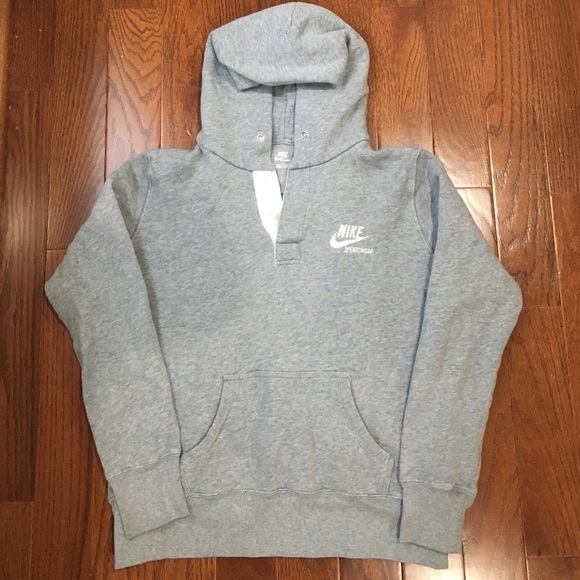 NIKE SWEATSHIRT